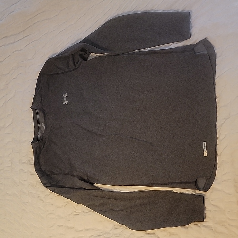 Womens UnderArmour cold gear shirt